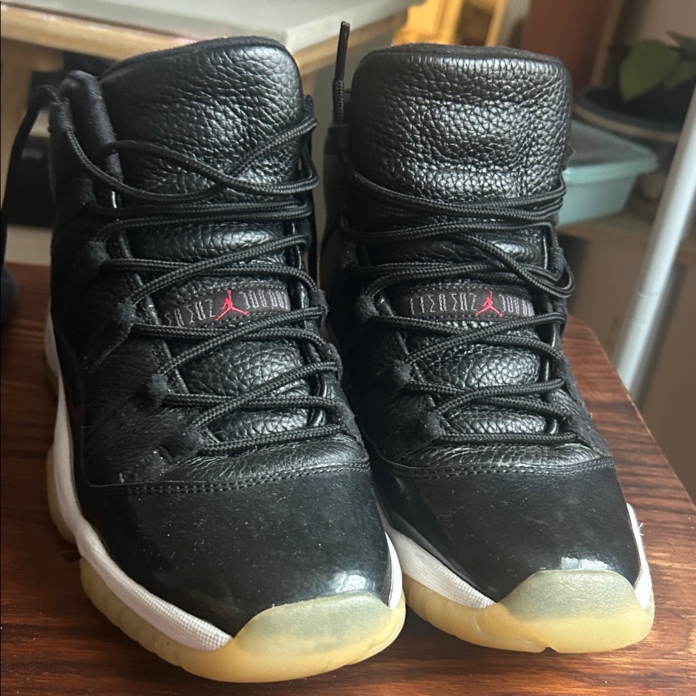 Jordan 11's 6.5y